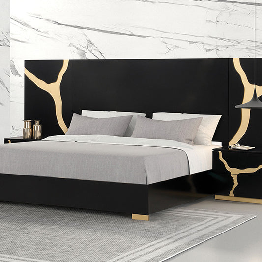 Goldsberg - Queen Bed w/ Wall Panels